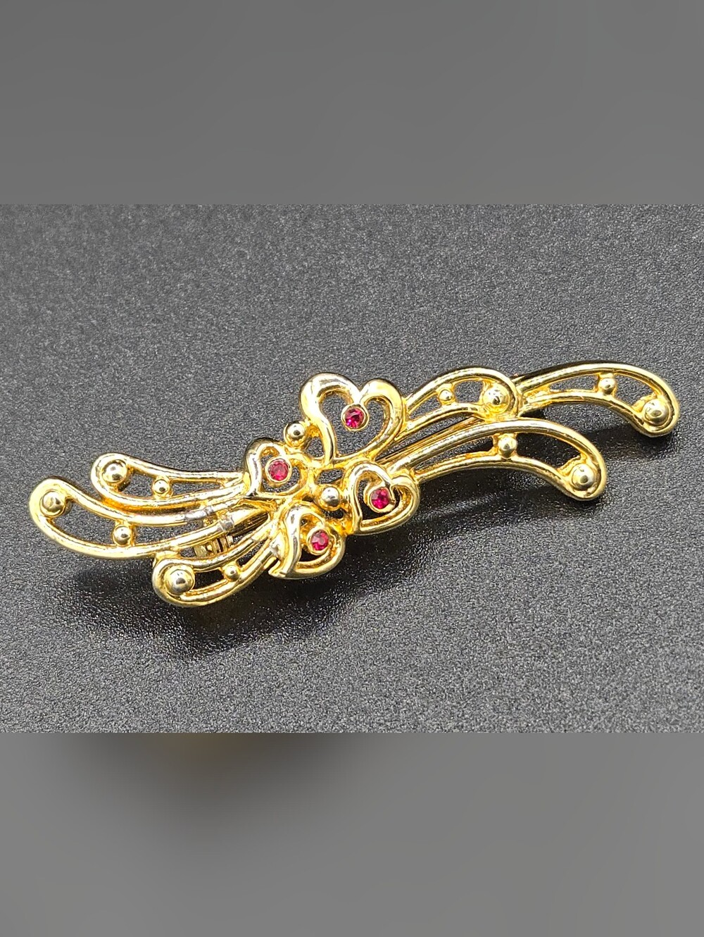 Vintage Gold Tone Spiral Heart Brooch